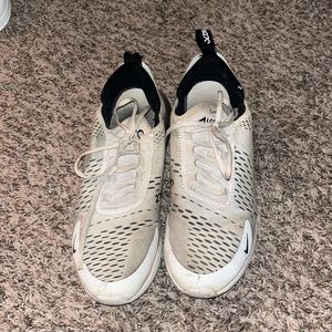 White nike air maxes size 9
